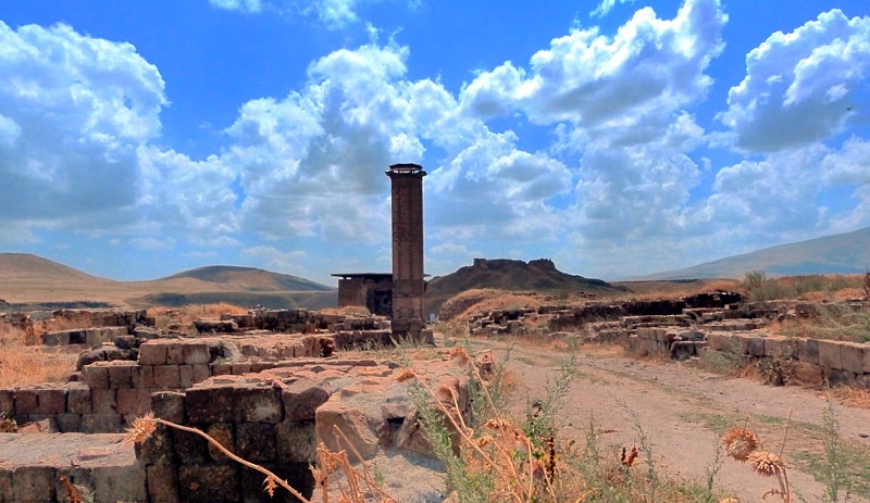 Ani'deki tarihi cami ibadete açılıyor